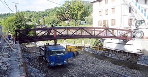 URA inicia la reposición del Puente  Zubizarra, en Areatza