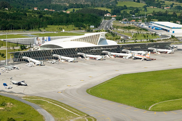 Aena ha insonorizado 1.071 pisos cercanos al Aeropuerto de Bilbao