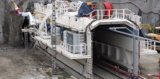 Adif realiza mejoras en el túnel de Gaintxurizketa y el puente sobre el Urumea