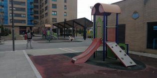 Barakaldo invertirá 214.000 euros en cubrir el parque infantil de la plaza Santiago Herrero, en Lutxana