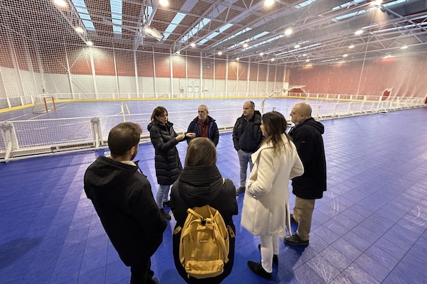 Vitoria instalará una pista de hockey en el polideportivo de Olaranbe