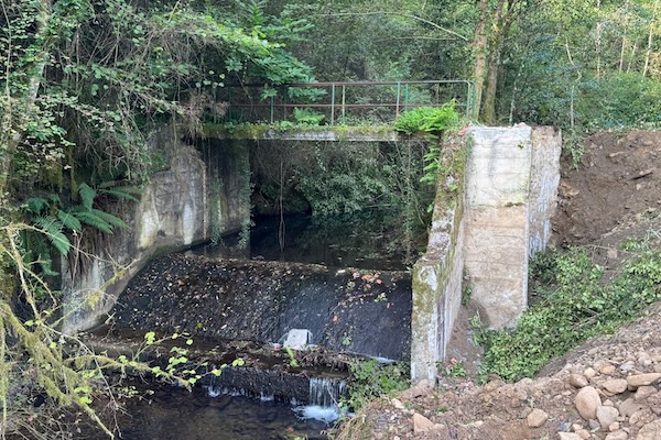 URA comienza la restauración del río Mape en Busturia