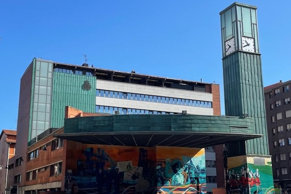 Barakaldo y Diputación acuerdan la rehabilitación de la carretera interfábricas en Lutxana