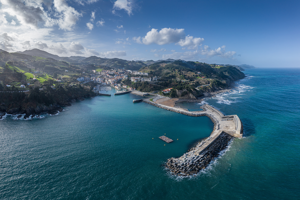 Lakua va a culminar la consolidación del dique de abrigo del puerto de Mutriku