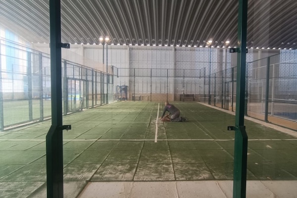 Muskiz renueva las pistas de pádel del polideportivo municipal