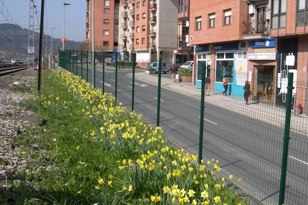 Adif instalará nuevos cerramientos para proteger la infraestructura ferroviaria en Bilbao, Barakaldo y Sestao