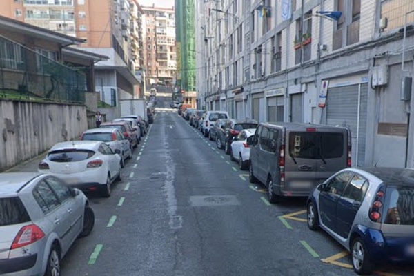 Bilbao comienza reasfaltado de la calle Pintor Anselmo Guinea